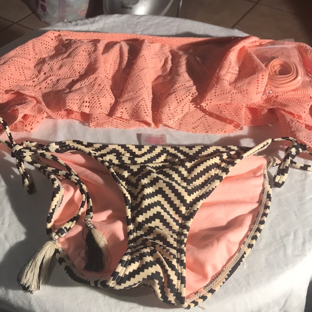NWT 2 pcs bikini.size. S